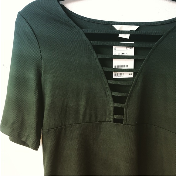 fall pick BNWT-green open plunge top -stretch M - Picture 2 of 2